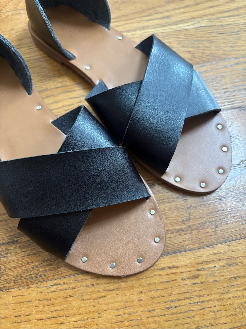 Universal Thread Black Crisscross Leather Flat Sandals - Picture 4 of 6